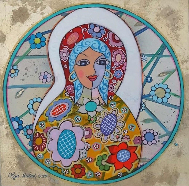 Dossier spĂ©cial : dĂ©couvrez comment Olga Malakhova tisse un lien sensible et respectueux avec la cĂ©ramique tunisienne, entre motifs anciens, feuille dâor et hĂ©ritage artisanal.